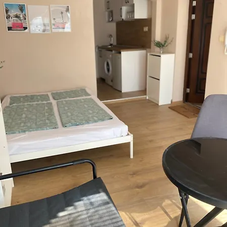 Ador 4th Floor Cherno - 2 Apartmán